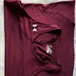 Maroon under armour tank
